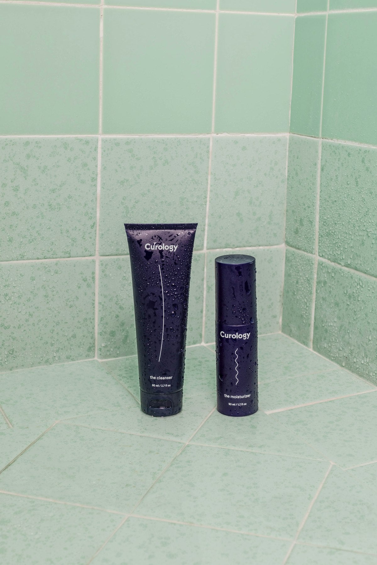 Flacon de sérum et routine de soin du visage minimaliste Image